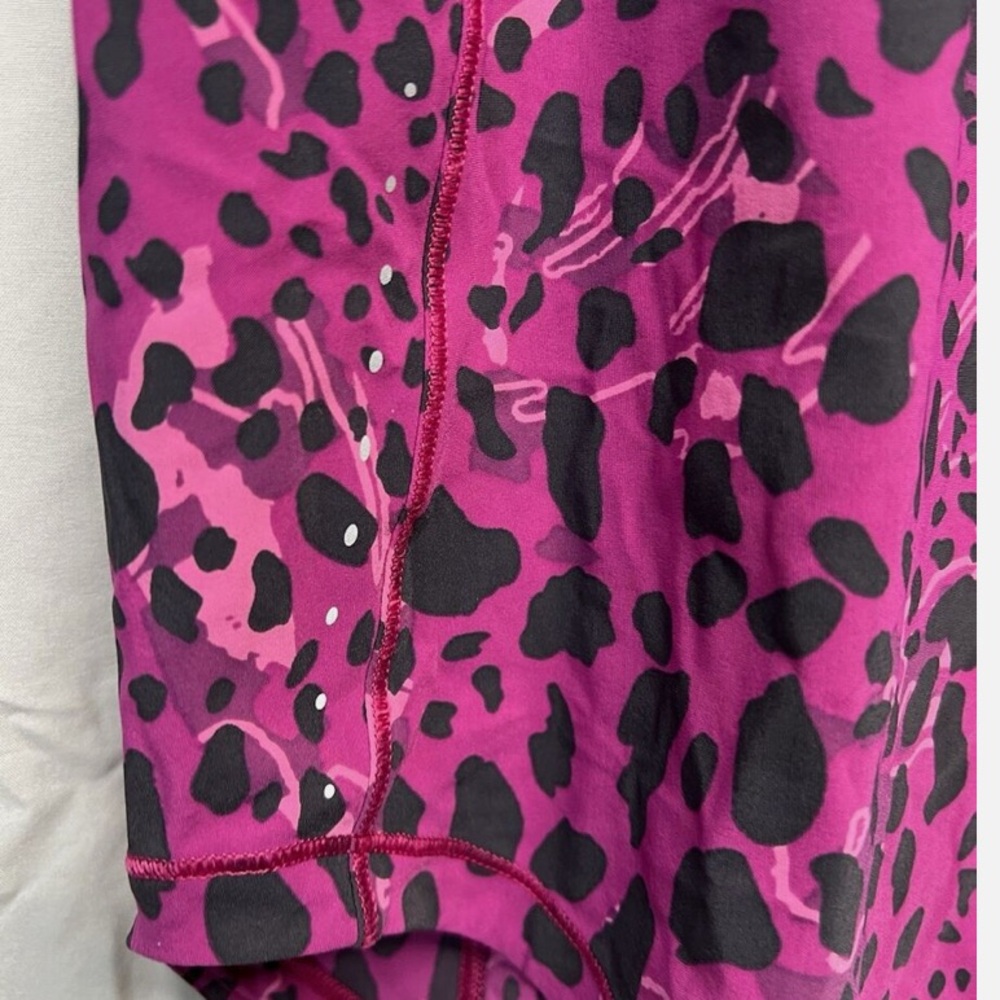 Lululemon Pink and Black Patterned Leggings and tank set - Picture 11 of 13